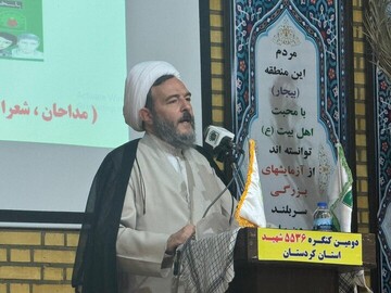 برای رضایت خدا به مردم مظلوم این سرزمین خدمت کنیم