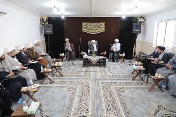 تصاویر/ نشست دبیر شورای عالی حوزه های علمیه با اساتید و کادر مدارس علمیه سمنان، مهدی‌شهر و گرمسار