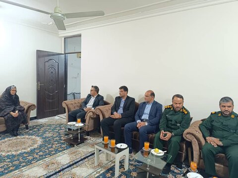 دیدار فرماندار عسلویه با خانواده های شهدا و ایثارگران