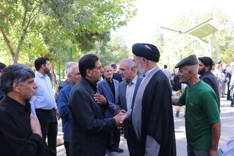 تصاویر مراسم تشییع حجت الاسلام فطرس پدر شهید مهدی فطرس در بروجرد