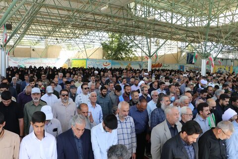 تصاویر مراسم تشییع حجت الاسلام فطرس پدر شهید مهدی فطرس در بروجرد