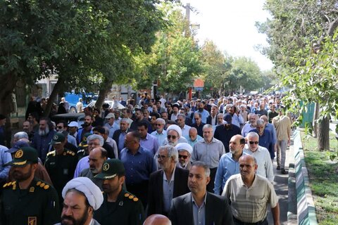 تصاویر مراسم تشییع حجت الاسلام فطرس پدر شهید مهدی فطرس در بروجرد