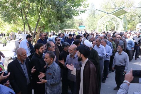تصاویر مراسم تشییع حجت الاسلام فطرس پدر شهید مهدی فطرس در بروجرد