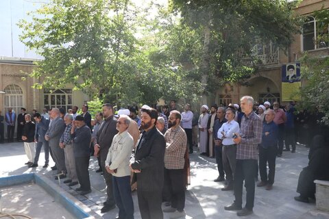 تصاویر مراسم تشییع حجت الاسلام فطرس پدر شهید مهدی فطرس در بروجرد