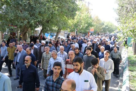 تصاویر مراسم تشییع حجت الاسلام فطرس پدر شهید مهدی فطرس در بروجرد