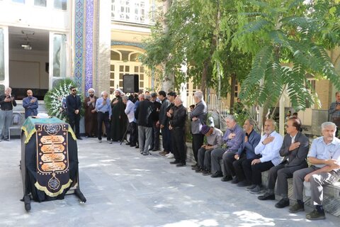تصاویر مراسم تشییع حجت الاسلام فطرس پدر شهید مهدی فطرس در بروجرد