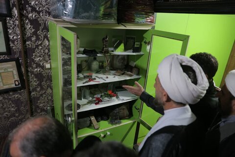 تصاویر / دیدار نماینده ولی فقیه در استان قزوین با خانواده شهید