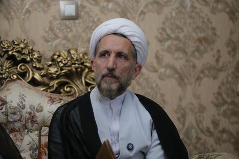 تصاویر / دیدار نماینده ولی فقیه در استان قزوین با خانواده شهید