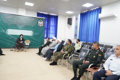 تصاویر دیدار کارکنان فرماندهی انتظامی لرستان با نماینده ولی فقیه در استان