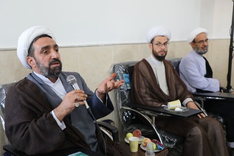 تصاویر/ نشست دبیر شورای عالی حوزه های علمیه با اساتید و کادر مدارس علمیه سمنان، مهدی‌شهر و گرمسار