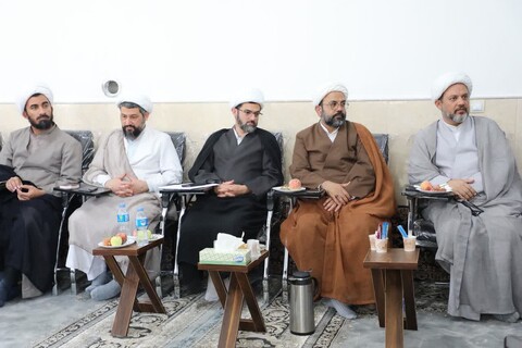 تصاویر/ نشست دبیر شورای عالی حوزه های علمیه با اساتید و کادر مدارس علمیه سمنان، مهدی‌شهر و گرمسار