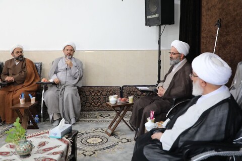 تصاویر/ نشست دبیر شورای عالی حوزه های علمیه با اساتید و کادر مدارس علمیه سمنان، مهدی‌شهر و گرمسار