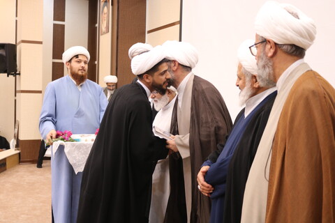 تصاویر/ آیین عمامه‌گذاری طلاب حوزه علمیه استان سمنان با حضور دبیر شورای عالی حوزه های علمیه