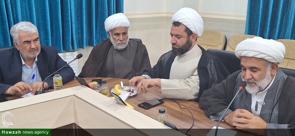 نشست شورای حوزه علمیه کهگیلویه و بویراحمد با استاندار و مدیر برنامه بودجه این استان برگزار شد