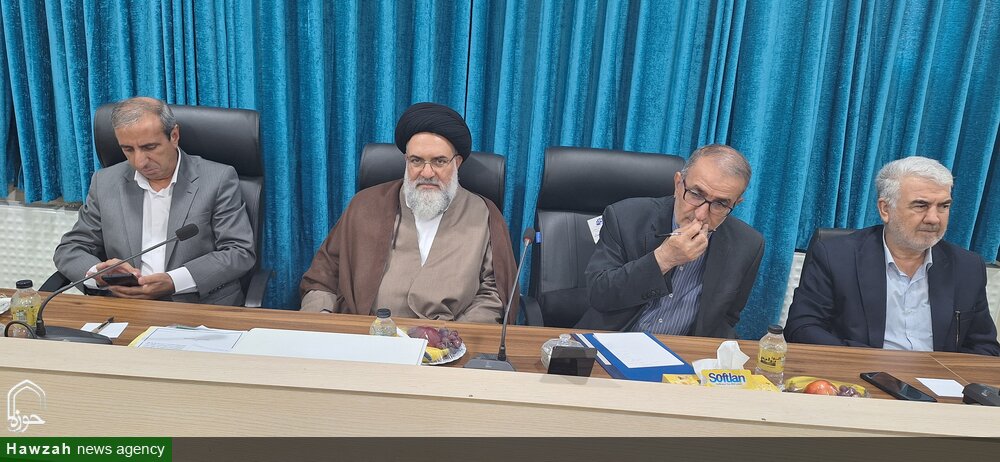 نشست شورای حوزه علمیه کهگیلویه و بویراحمد با استاندار و مدیر برنامه بودجه این استان برگزار شد