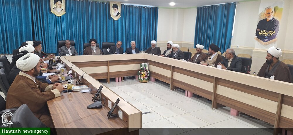 نشست شورای حوزه علمیه کهگیلویه و بویراحمد با استاندار و مدیر برنامه بودجه این استان برگزار شد