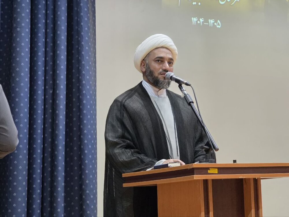 طلبه‌ای که از نظر علمی، اخلاقی قوی باشد، جایگاه ویژه‌ای در جامعه خواهد داشت+تصاویر