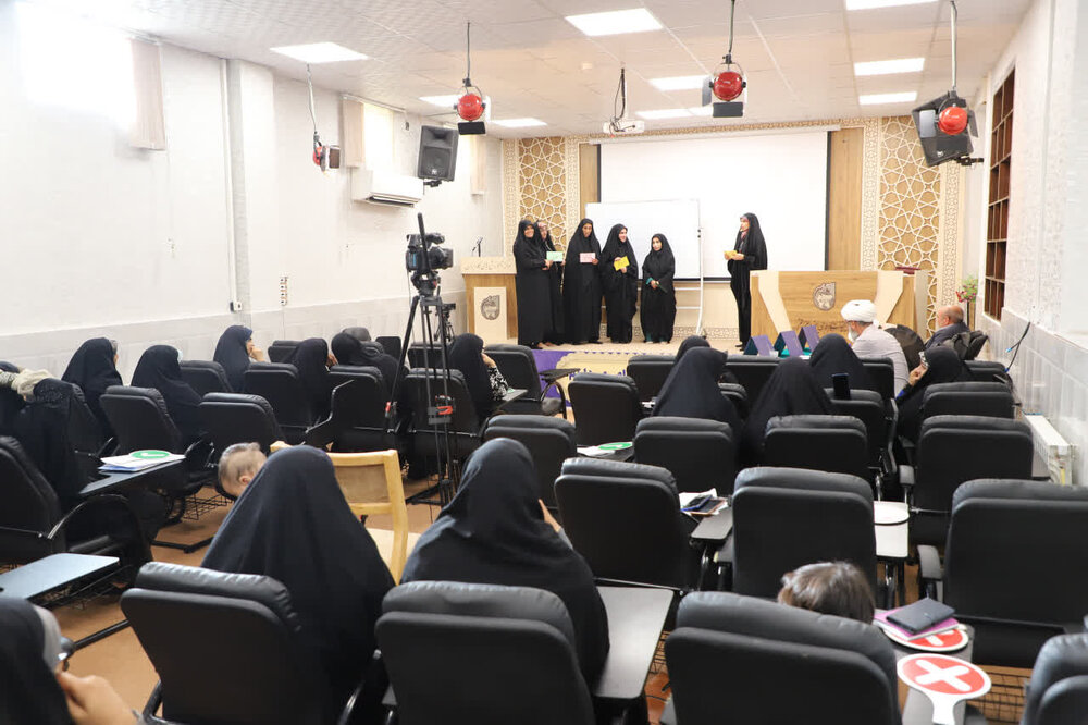 اختتامیه دوره تربیت مربی کودک و نوجوانان؛ تقدیر از تلاش‌های بانوان شرکت‌کننده