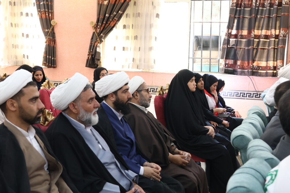 روحانیت و هلال‌احمر در رفع محرومیت‌ها نقش‌آفرین باشند + عکس