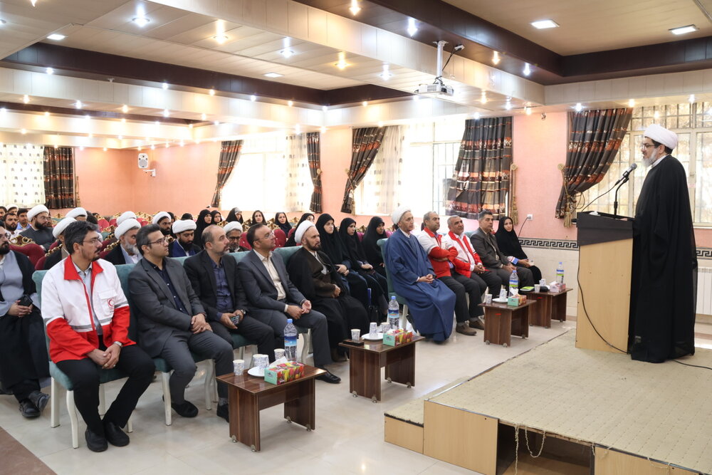 روحانیت و هلال‌احمر در رفع محرومیت‌ها نقش‌آفرین باشند + عکس