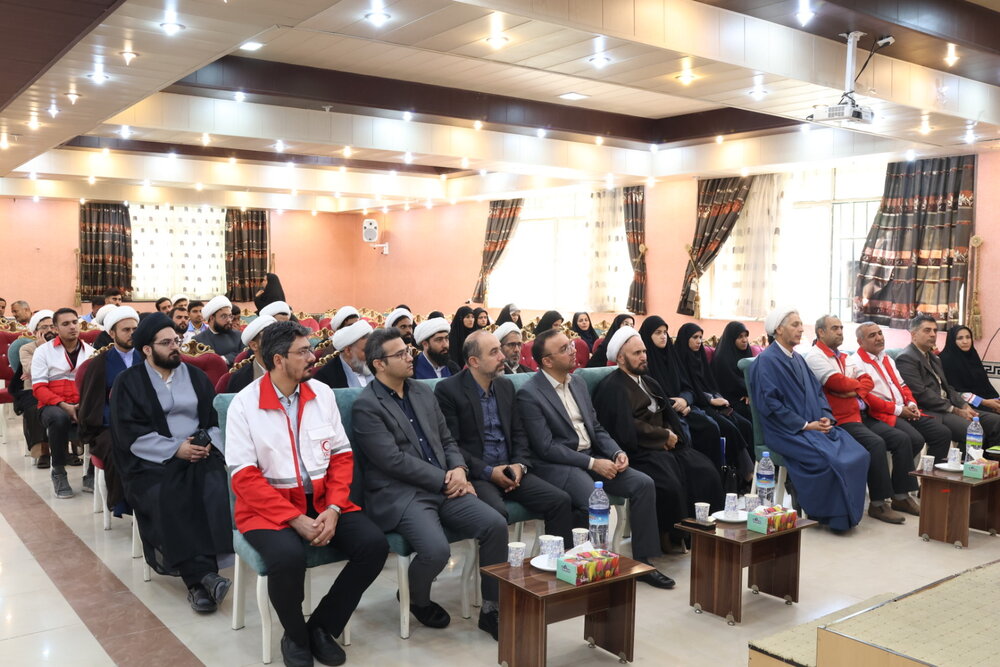 روحانیت و هلال‌احمر در رفع محرومیت‌ها نقش‌آفرین باشند + عکس