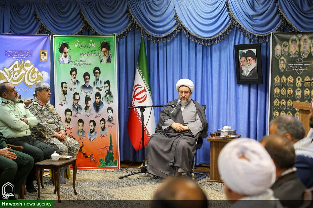 منافقین و نفوذی‌ها باید در کشور احساس خطر کنند