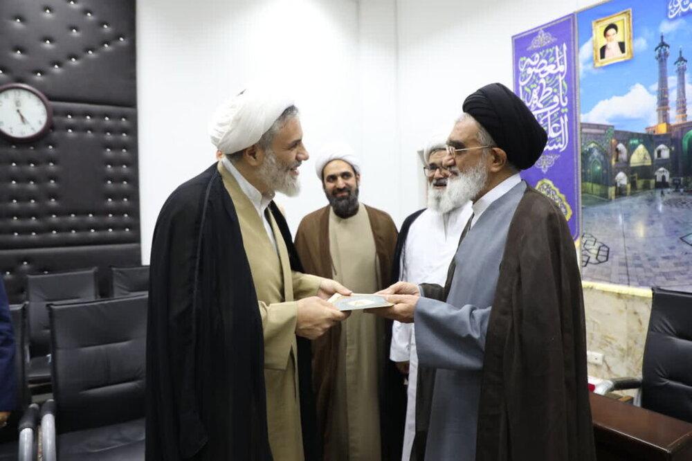 «محققیان» امام جمعه پردیسان شد + عکس