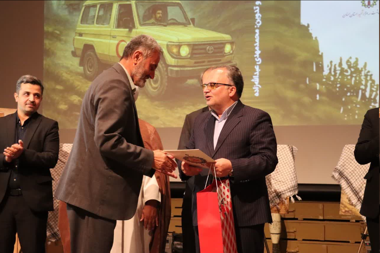 سه کتاب ویژه حوزه ایثار و شهادت در سمنان رونمایی شد + عکس