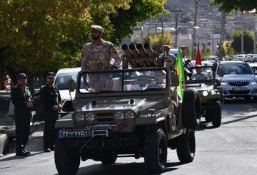 تصاویر/ رژه اقتدار و خدمت به مناسبت گرامیداشت هفته دفاع مقدس در ماکو