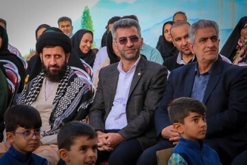 تصاویر/ آیین نمادین استانی زنگ شکوفه ها در دبستان پسرانه شاهد شهرستان گرمسار