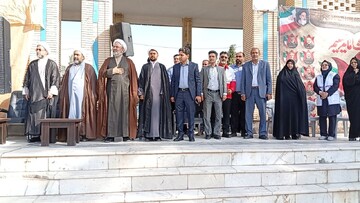 تصاویر/ برگزاری صبحگاه مشترک به مناسبت هفته دفاع مقدس در شهر ماهان