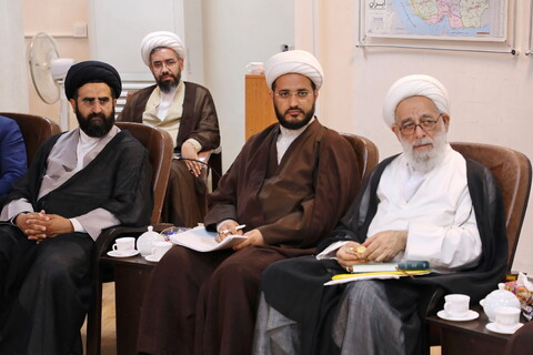 تصاویر/ جلسه شورای معاونین حوزه های علمیه با آیت الله اعرافی