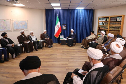 تصاویر/ جلسه شورای معاونین حوزه های علمیه با آیت الله اعرافی