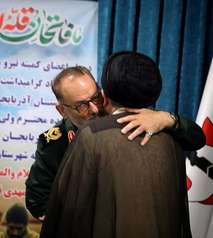 تصاویر/ دیدار  فرمانده سپاه شهدا آذربایجان غربی  و  جمعی از فرماندهان نیروهای مسلح استان آذربایجان غربی با نماینده ولی فقیه در استان