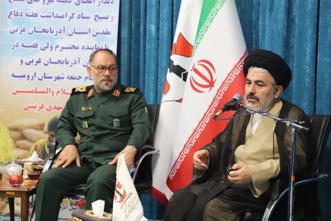 تصاویر/ دیدار  فرمانده سپاه شهدا آذربایجان غربی  و  جمعی از فرماندهان نیروهای مسلح استان آذربایجان غربی با نماینده ولی فقیه در استان