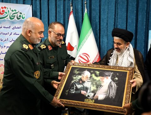 تصاویر/ دیدار  فرمانده سپاه شهدا آذربایجان غربی  و  جمعی از فرماندهان نیروهای مسلح استان آذربایجان غربی با نماینده ولی فقیه در استان