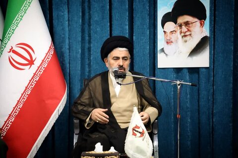 تصاویر/ دیدار  فرمانده سپاه شهدا آذربایجان غربی  و  جمعی از فرماندهان نیروهای مسلح استان آذربایجان غربی با نماینده ولی فقیه در استان