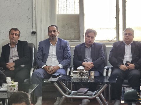 تصاویر /  دیدار مسئولین وبسیجیان بویین زهرا با امام جمعه