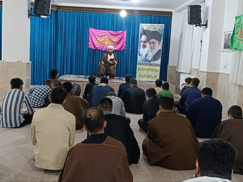 تصاویر/ نشست‌ علمی پژوهشی مدرسه علمیه امام محمدباقر (ع) شاهین دژ