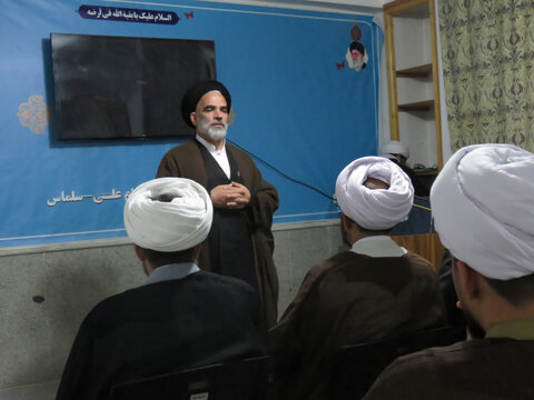 تصاویر/ نشست خانواده طلاب جدیدالورد سلماس با امام جمعه این شهرستان