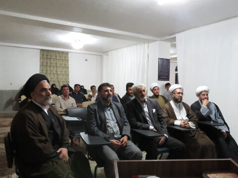 تصاویر/ نشست خانواده طلاب جدیدالورد سلماس با امام جمعه این شهرستان