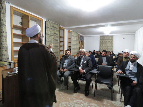 تصاویر/ نشست خانواده طلاب جدیدالورد سلماس با امام جمعه این شهرستان