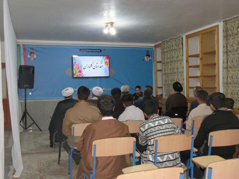 تصاویر/ نشست خانواده طلاب جدیدالورد سلماس با امام جمعه این شهرستان