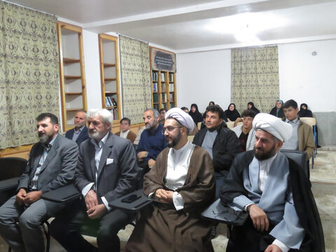 تصاویر/ نشست خانواده طلاب جدیدالورد سلماس با امام جمعه این شهرستان