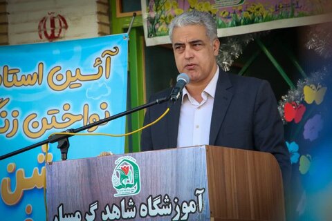 تصاویر/ آیین نمادین استانی زنگ شکوفه ها در دبستان پسرانه شاهد شهرستان گرمسار