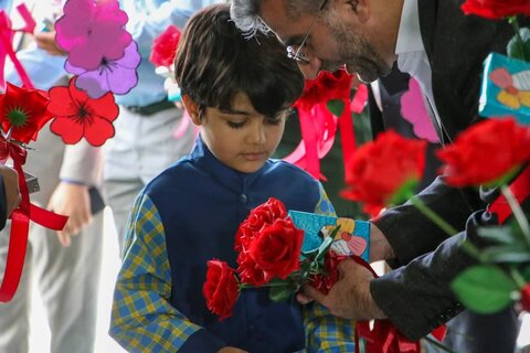تصاویر/ آیین نمادین استانی زنگ شکوفه ها در دبستان پسرانه شاهد شهرستان گرمسار