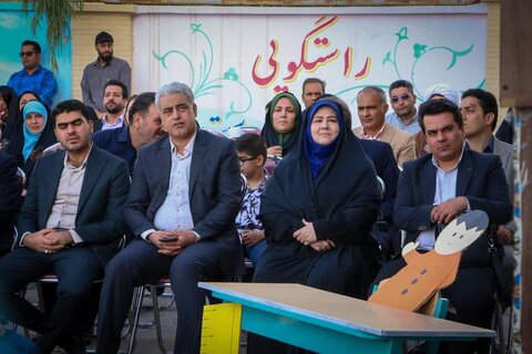 تصاویر/ آیین نمادین استانی زنگ شکوفه ها در دبستان پسرانه شاهد شهرستان گرمسار