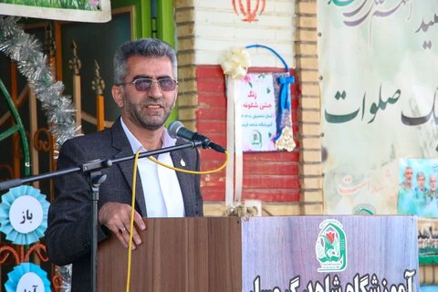 تصاویر/ آیین نمادین استانی زنگ شکوفه ها در دبستان پسرانه شاهد شهرستان گرمسار