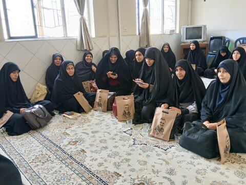 تصاویر/برگزاری مراسم آئین آغاز سال تحصیلی ۱۴۰۵ _۱۴۰۴ با حضور امام جمعه ساوه در موسسه آموزش عالی ریحانه الرسول (س)