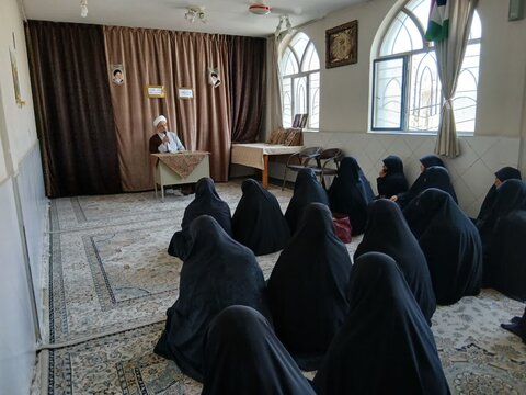 تصاویر/برگزاری مراسم آئین آغاز سال تحصیلی ۱۴۰۵ _۱۴۰۴ با حضور امام جمعه ساوه در موسسه آموزش عالی ریحانه الرسول (س)